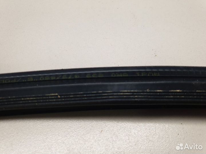 Накладка стекла задней левой двери Audi Q5 8R 2008