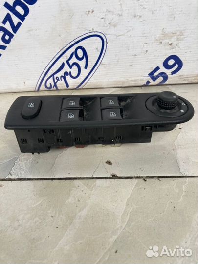 Блок управления стеклодъемниками Renault Captur J5