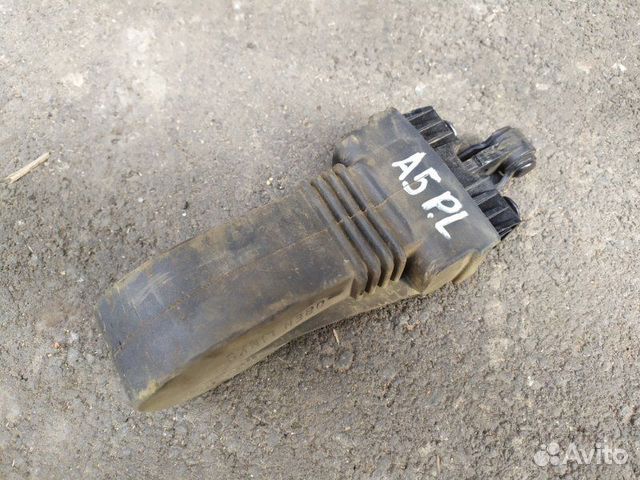 Ограничитель двери передний левый Audi A5 8T 3.2