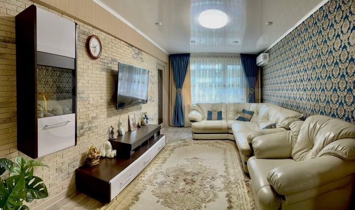 3-к. квартира, 70,7 м², 2/5 эт.