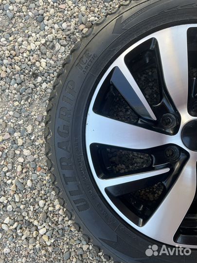 Goodyear Ultragrip Ice Arctic 205/55 R16