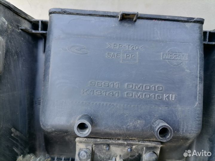 Консоль между сидений Nissan Almera N15 1995-2000
