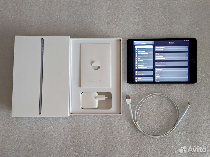 Планшет Apple iPad Mini 4