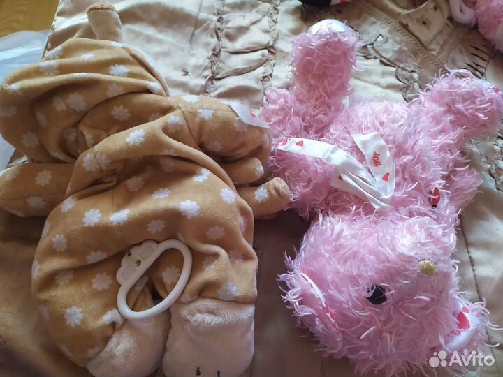 Мишка поющий нежную мелодию