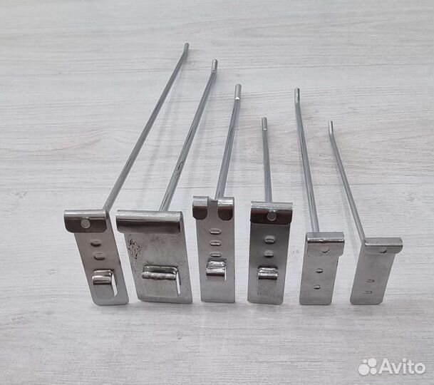 Крючки для экономпанелей в ассортименте