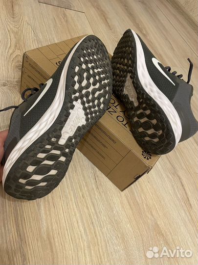 Nike Revolution 6NN