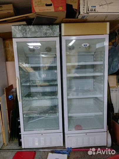 Холодильник и стелаж