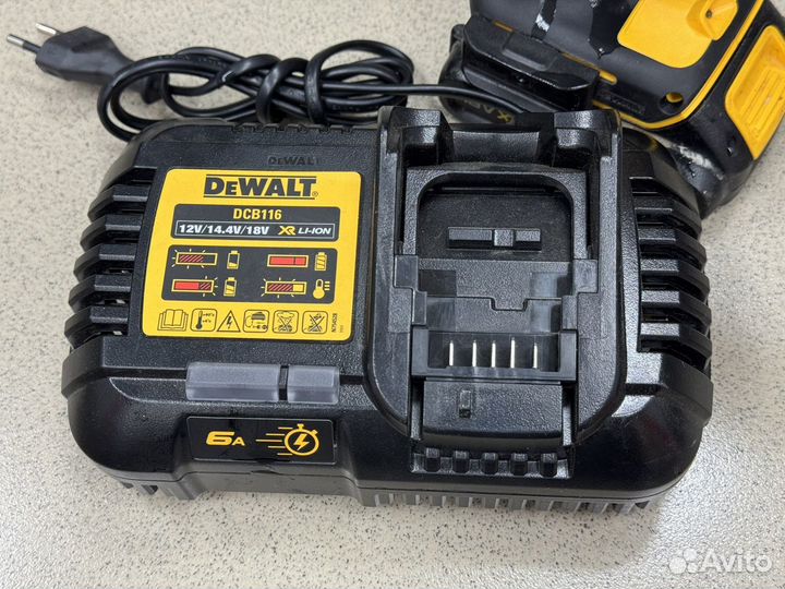 Шуруповерт DeWalt DCD795