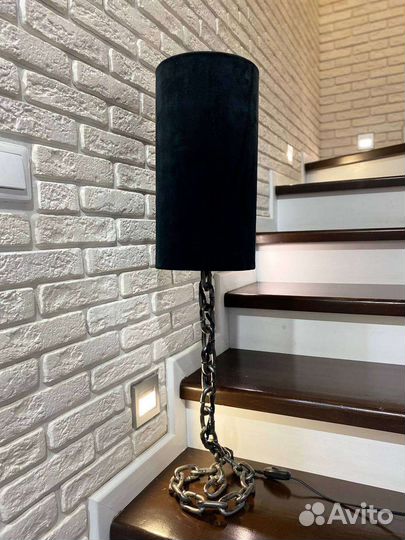 Светильник настольный с абажуром