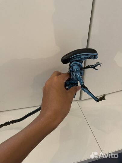 Фигурка чужой