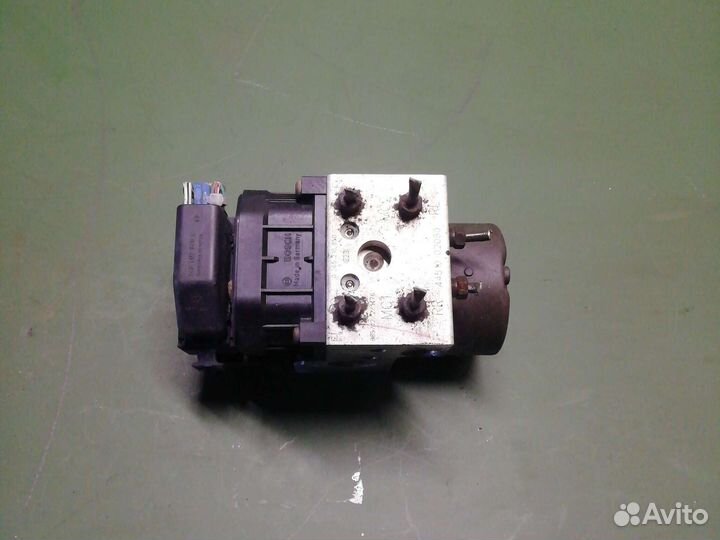 Блок абс (насос) toyota corolla 130