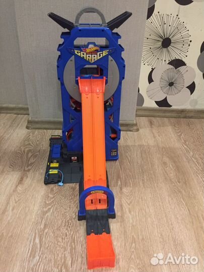 Трек, гараж, парковка хотвилс