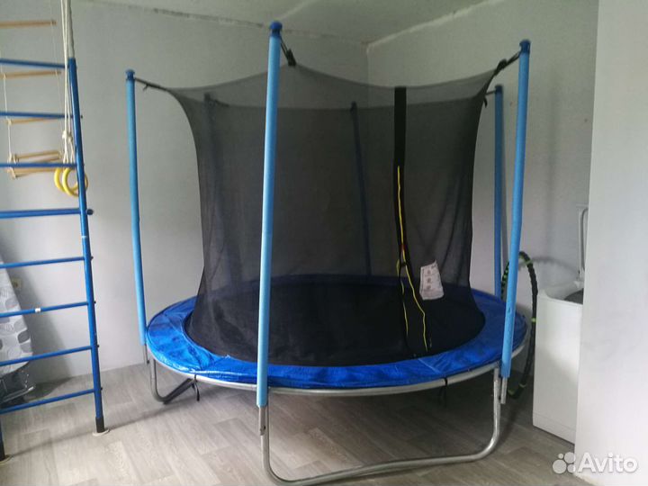 Батут с защитной сеткой бу