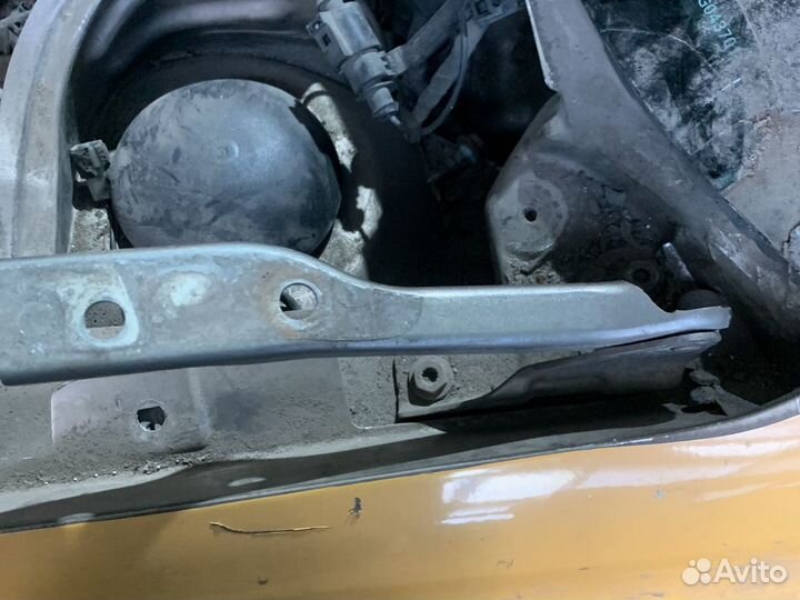 Петли капота polo седан