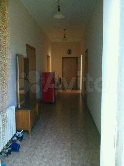 Комната 23 м² в 4-к., 1/1 эт.