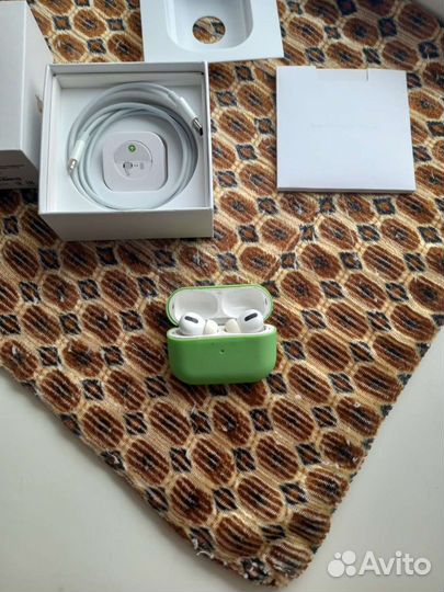 Беспроводные наушники apple airpods