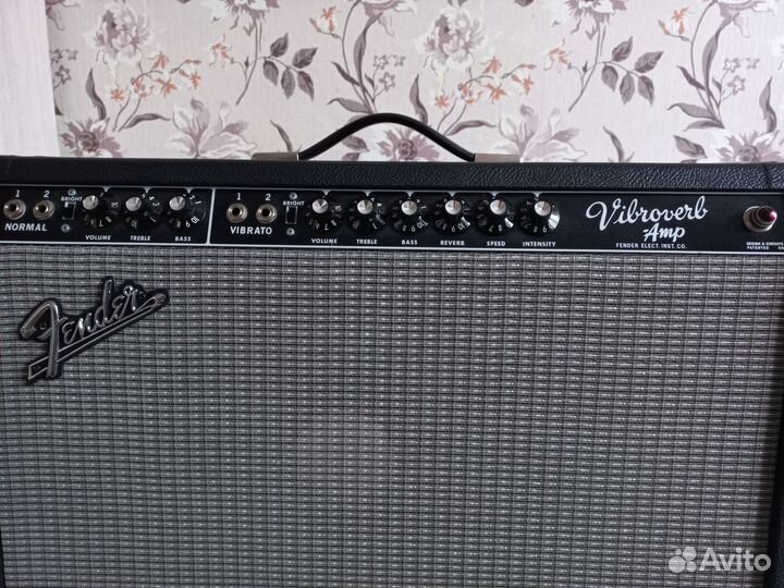 Ламповый гитарный усилитель Fender Vibroverb 64