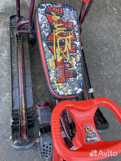 Снегокат с ручкой и колесами