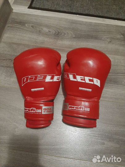 Боксерские перчатки