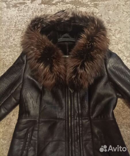 Дубленка женская с капюшоном