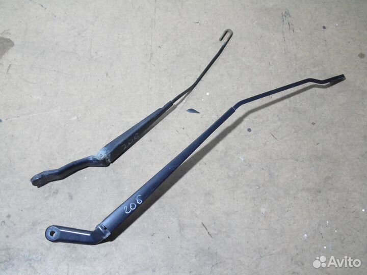 Поводок дворника правый и левый Пежо 206