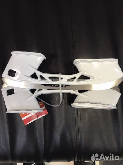 Стаканы для хоккейных коньков с лезвиями