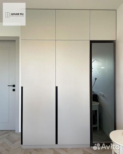 Шкаф распашной с фрезеровкой