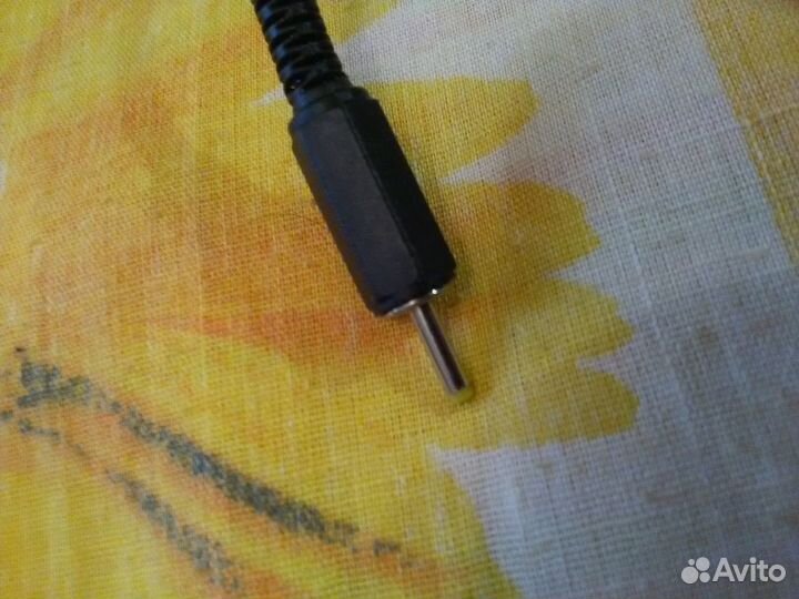 Зарядное устройство 5в-1а (тонкий штекер)