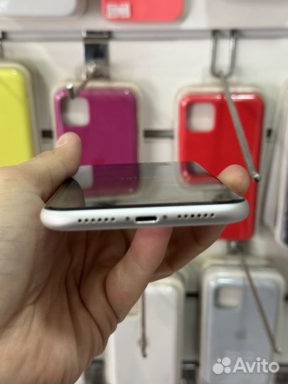 iPhone Xr, 64 ГБ