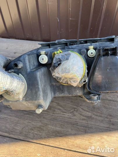 Фара передняя левая Volkswagen Passat 2.0