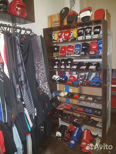 Twins, Yokkao, Venum, Hayabusa, RDX, King и др