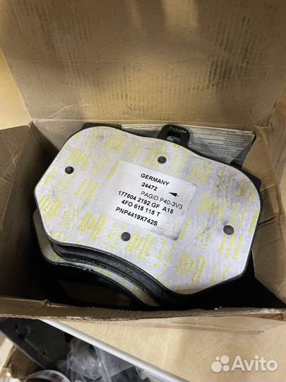 Колодки Audi Q7 V12 TDI 4L0698451F