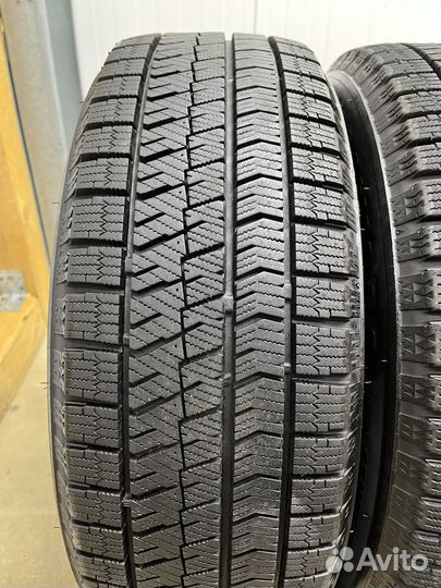 Bridgestone Blizzak VRX2 205/60 R16 92Q