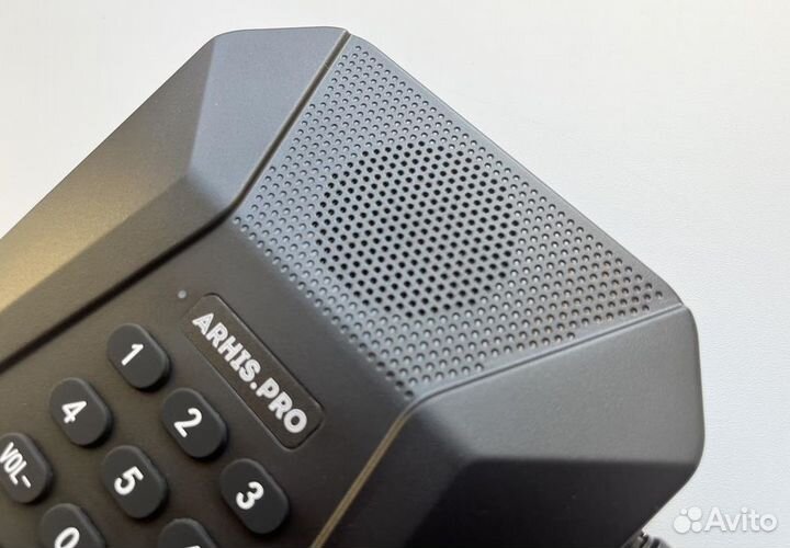 Настольная портативная рация на радиочастотах