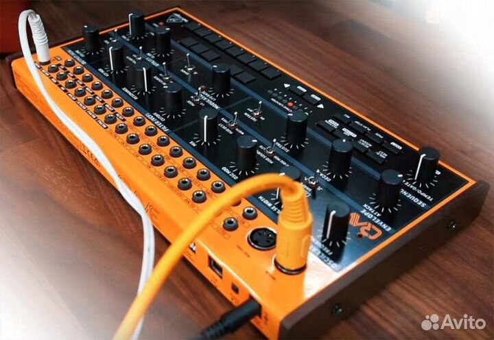 Behringer crave аналоговый синтезатор