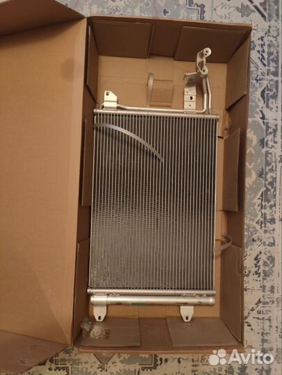 Радиатор кондиционера golf6 nrf2030233 новый