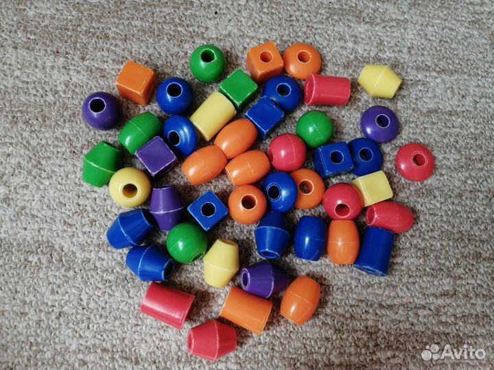 Шнуровка-бусы и кубики