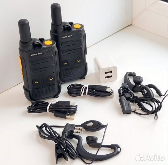 Рация-радиостанция с гарнитурой-наушником