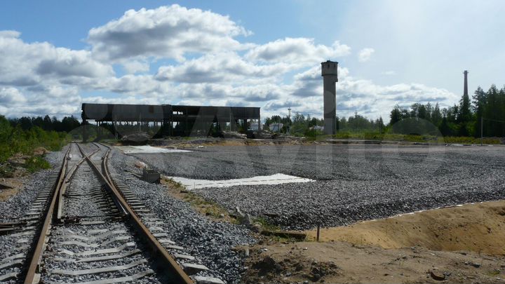 Здание, 2100 м²