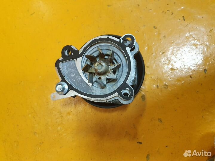 Помпа водяная насос 1.5 HR15 DE HR15DE nissan нисс