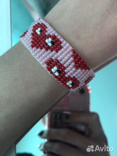 Браслет из бисера с сердечками