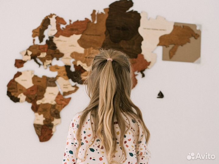 Карта мира из дерева на стену