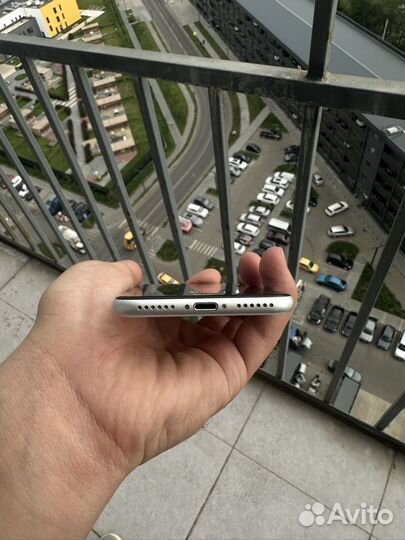 iPhone SE (2020), 64 ГБ