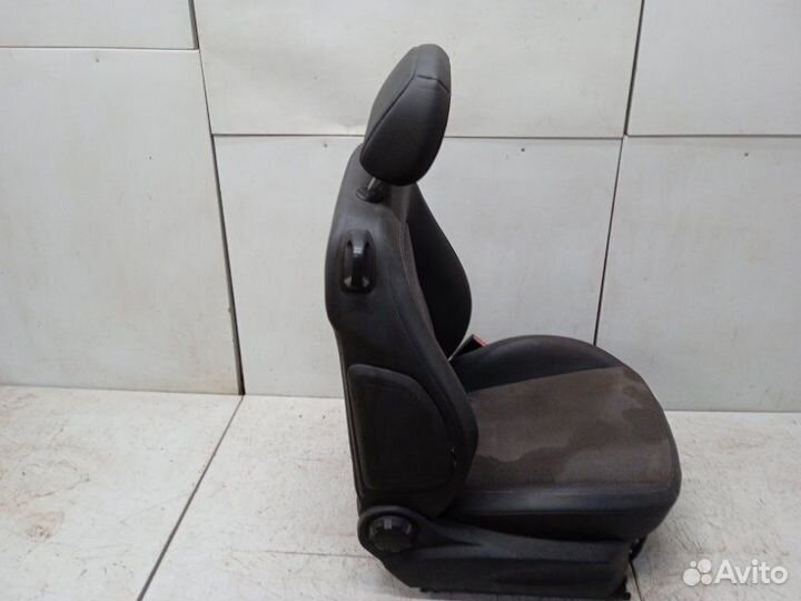 Сиденье переднее правое Opel Corsa D 2006-2010