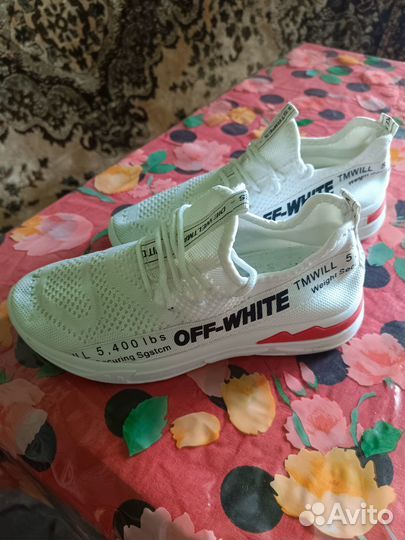 Кроссовки женские 37 размер бу