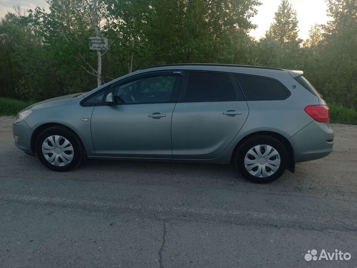 Opel Astra 1.6 МТ, 2012, 111 000 км