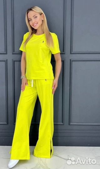 Брючный костюм женский