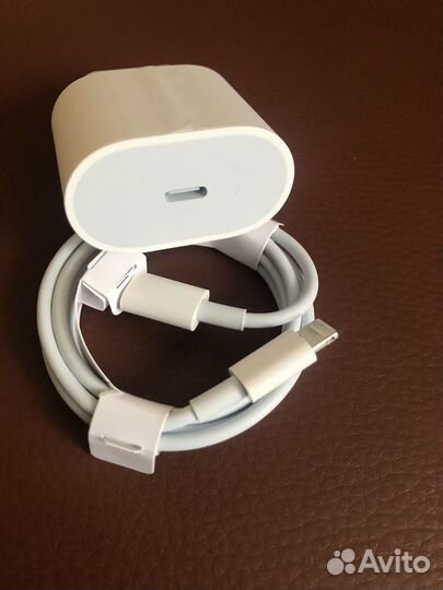 Зарядка на iPhone 20w