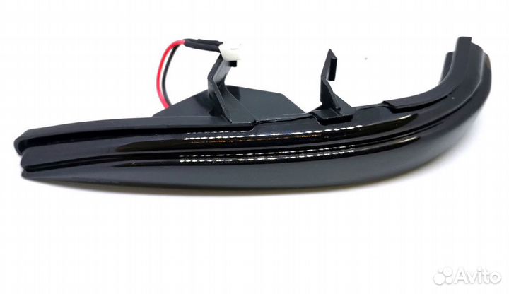 Бегающие указатели поворота в зеркала LADA Vesta