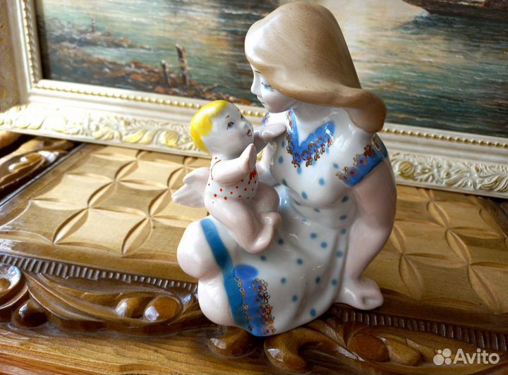 Серия статуэток 